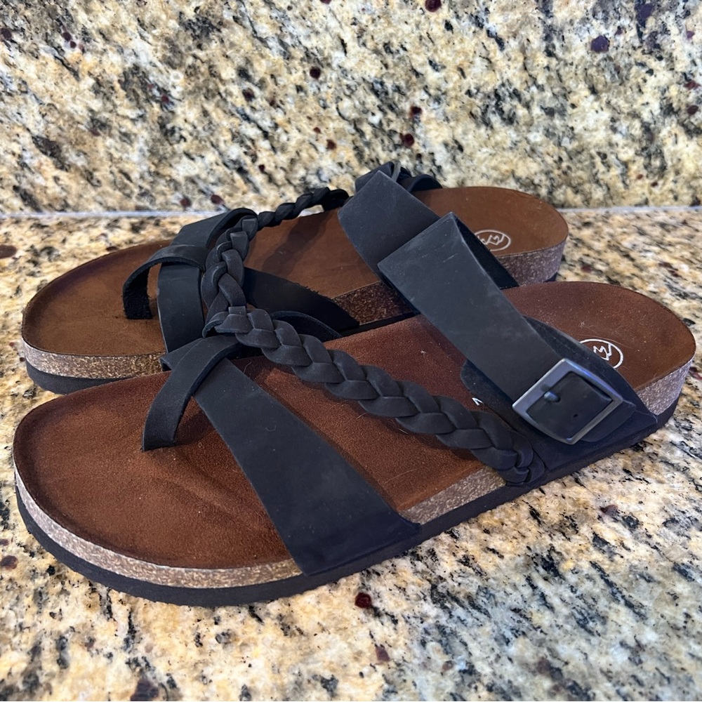 ⛰️NWOT WHITE MOUNTAIN🩴”Hazy” Black Braided Sandals W8